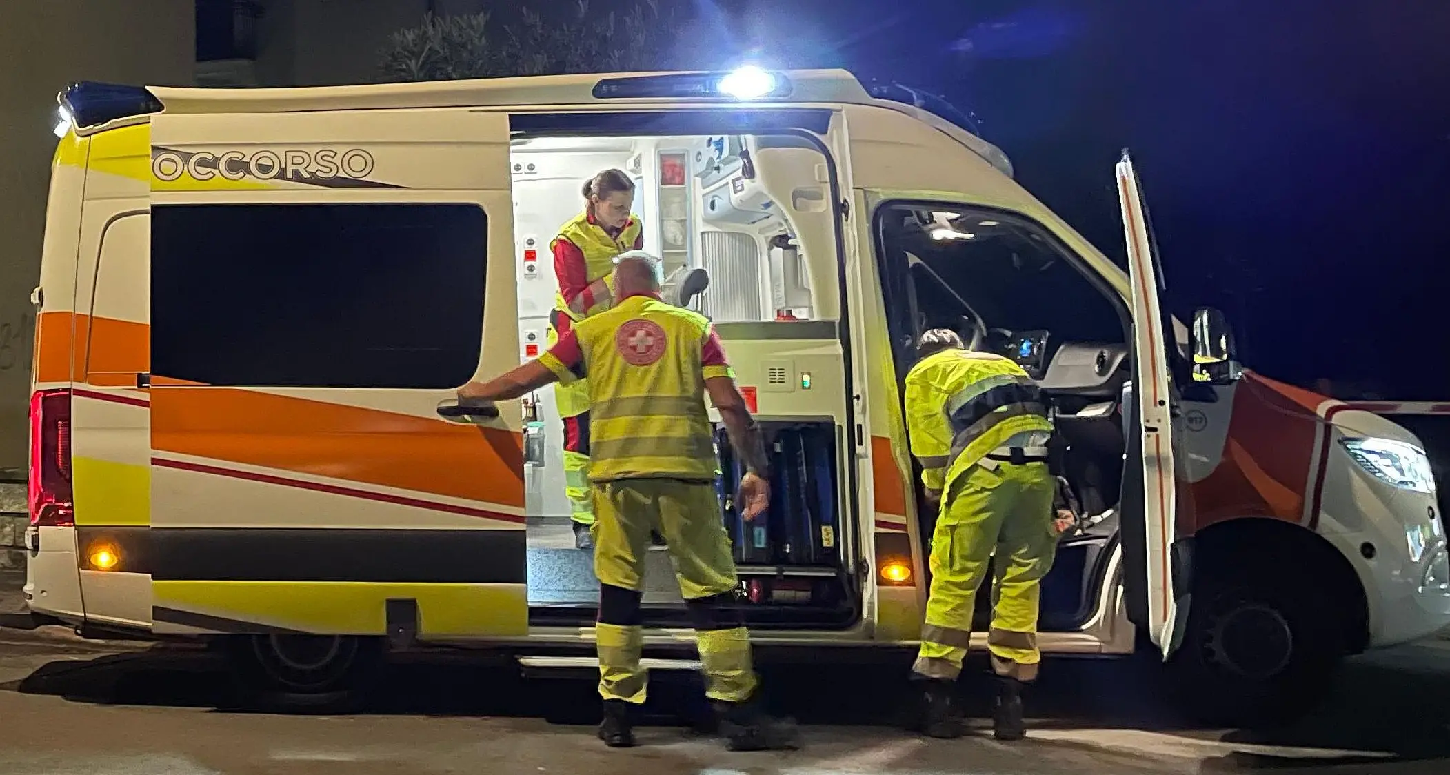 Contadino rimane intrappolato sotto un tronco a Talle di Sotto, è ferito gravemente