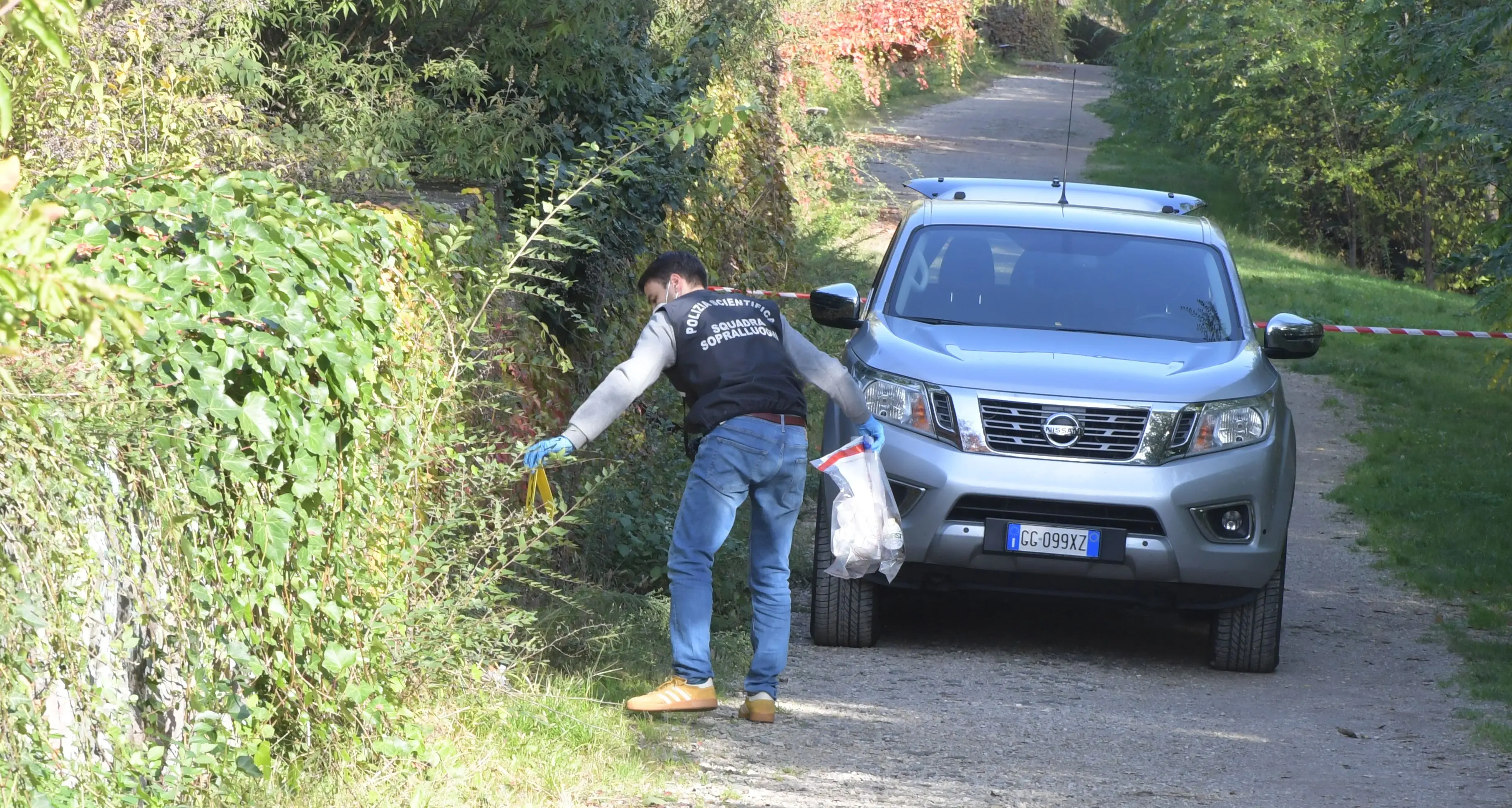 Morto lungo l’Isarco a Bolzano: la vittima è un cinquantenne senzatetto. Decesso per cause naturali