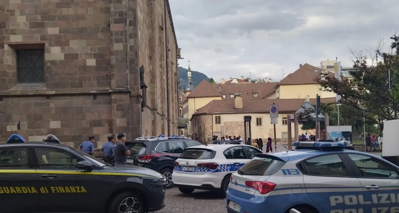 Bolzano, operazione ad alto impatto: pusher in manette, una denuncia e un’espulsione