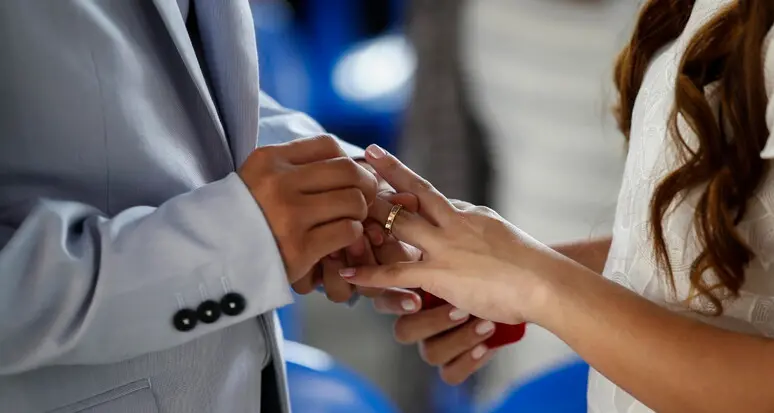 Ci si sposa sempre più tardi: a Bolzano 9 su 10 in municipio