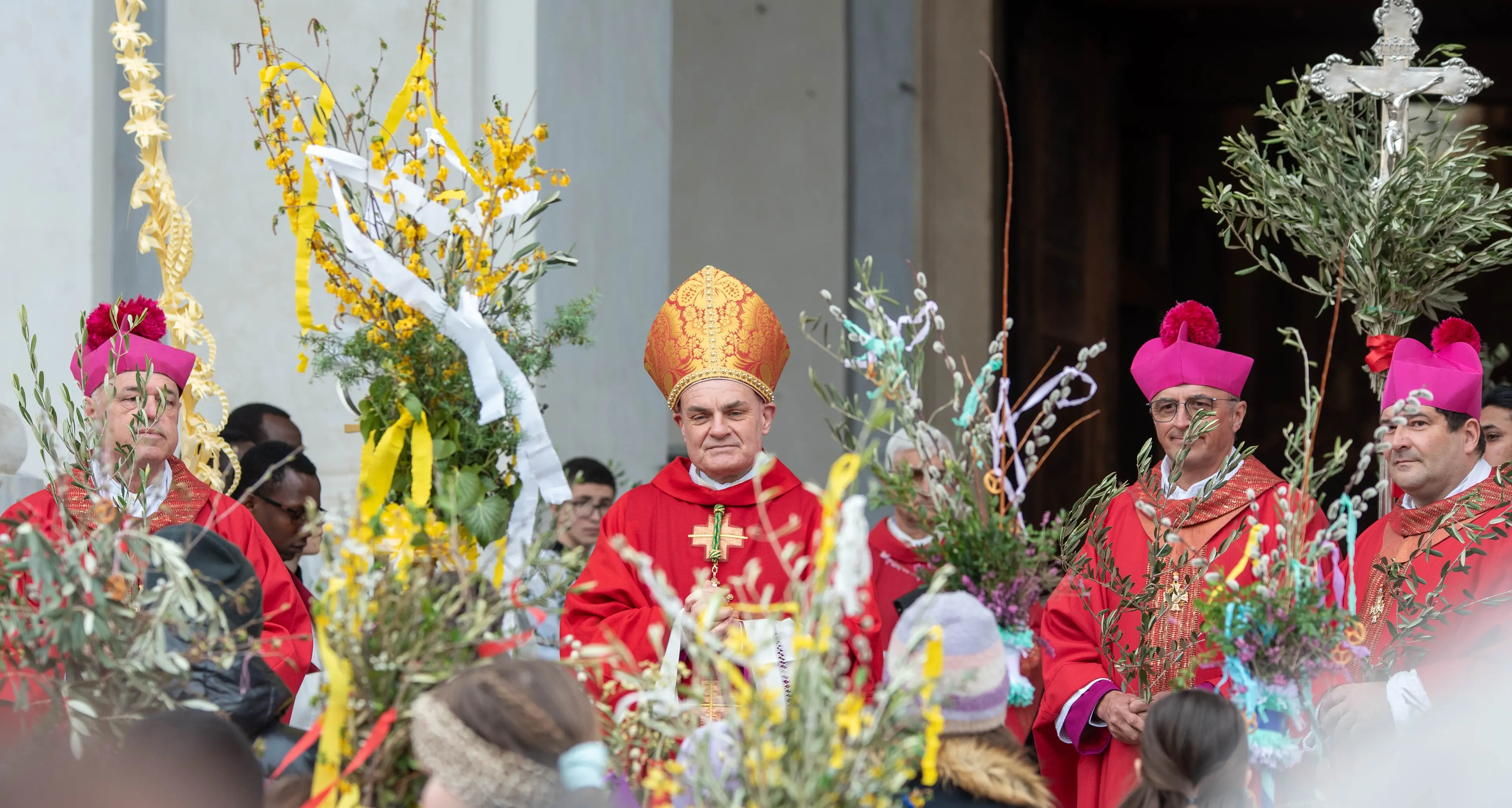 Muser alla processione delle Palme: “I guerrafondai stanno conducendo il mondo verso l'abisso”