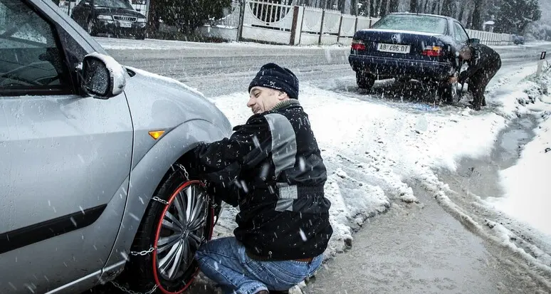 Appello ai turisti in Alto Adige, serve l'attrezzatura invernale per le auto
