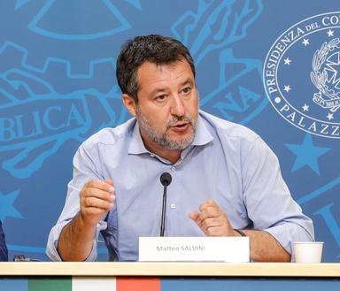 Salvini, 'bene lo stop di Schengen, passa la linea della Lega'