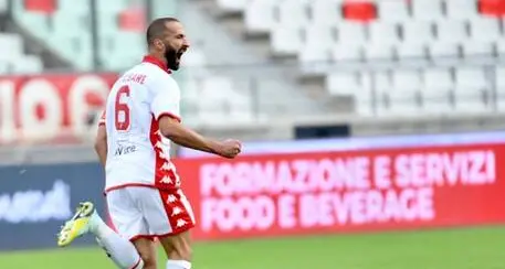 Il sogno del Südtirol si ferma a Bari: pugliesi in dieci ma in finale per la Serie A