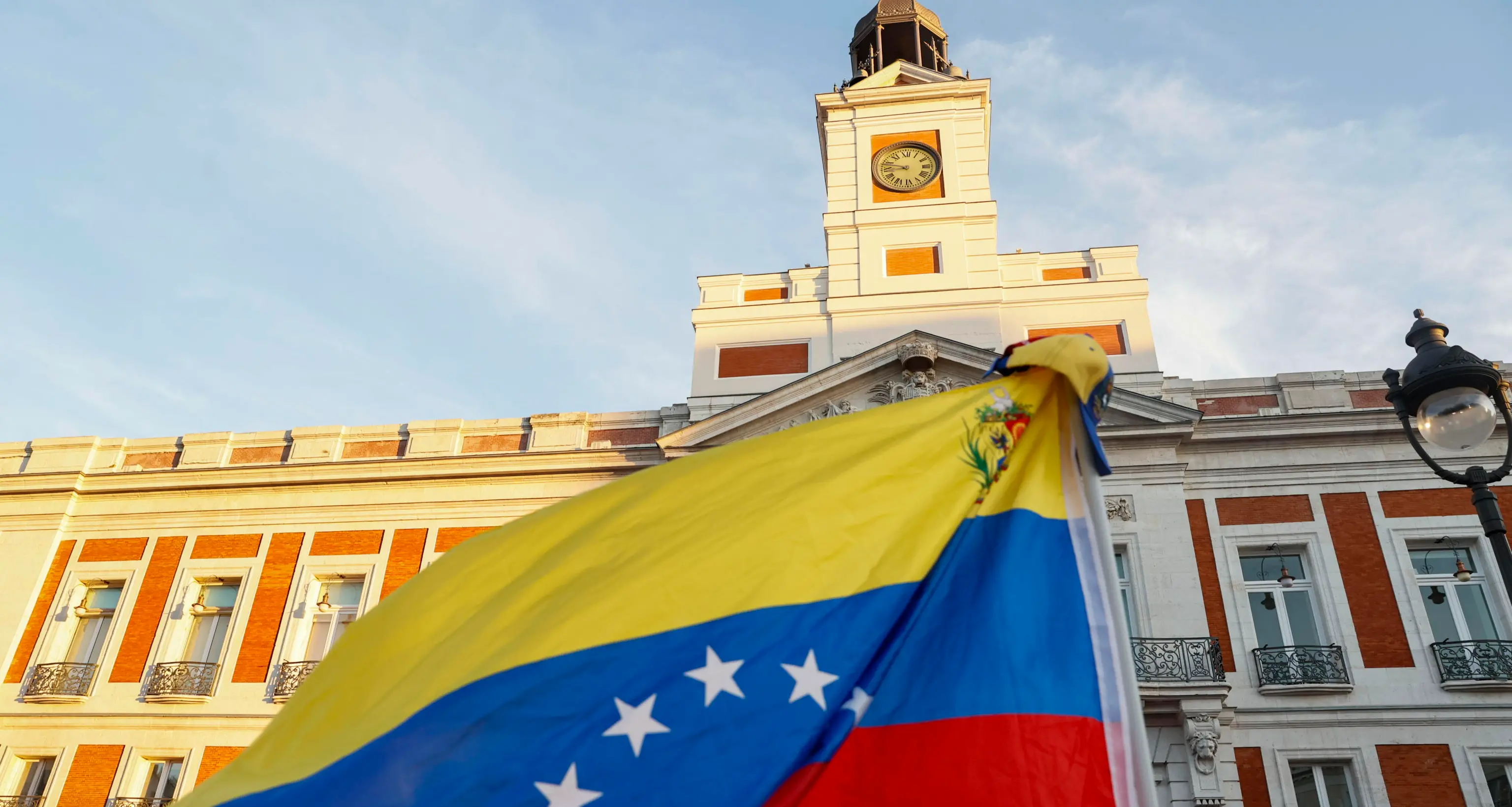 Venezuela: Maduro accusa Urrutia di voler fuggire dal Paese