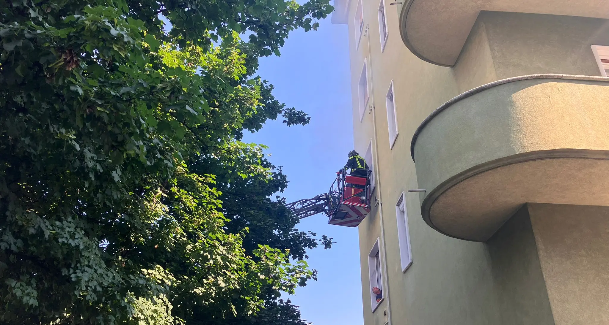 Bolzano, incendio in appartamento domato dai vigili del fuoco