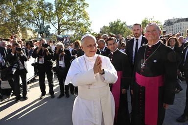 Il Papa ai francesi, 'non nascondete la vostra fede'