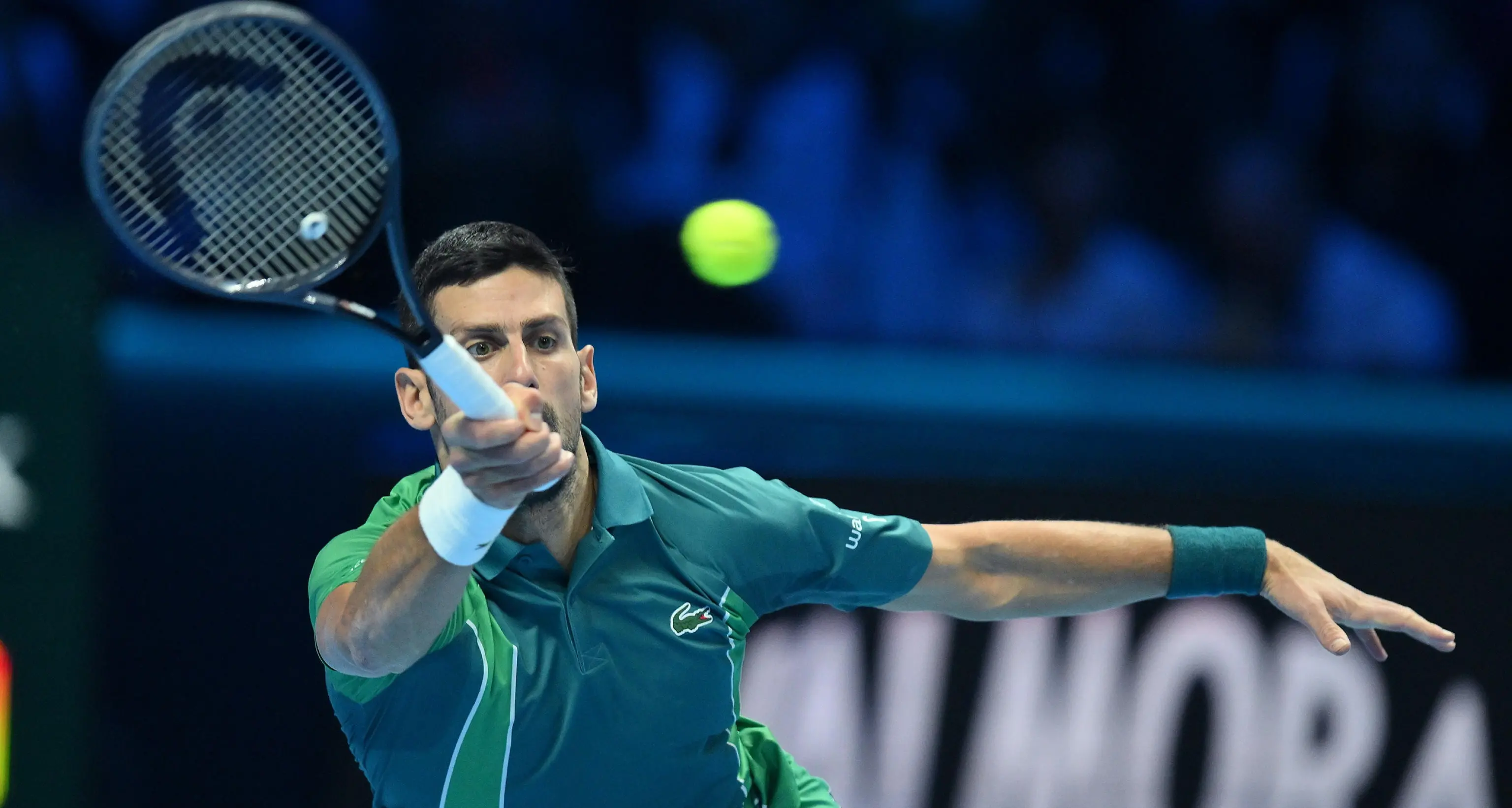 Atp Finals: Djokovic batte Alcaraz, farà finale con Sinner