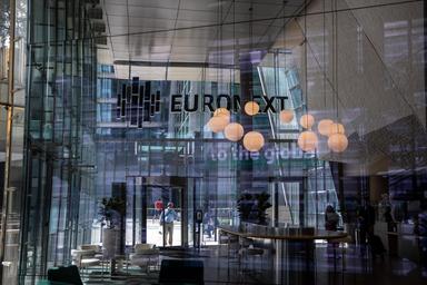 Borsa: l'Europa resta pesante dopo avvio di Wall Street, Milano -1,7%