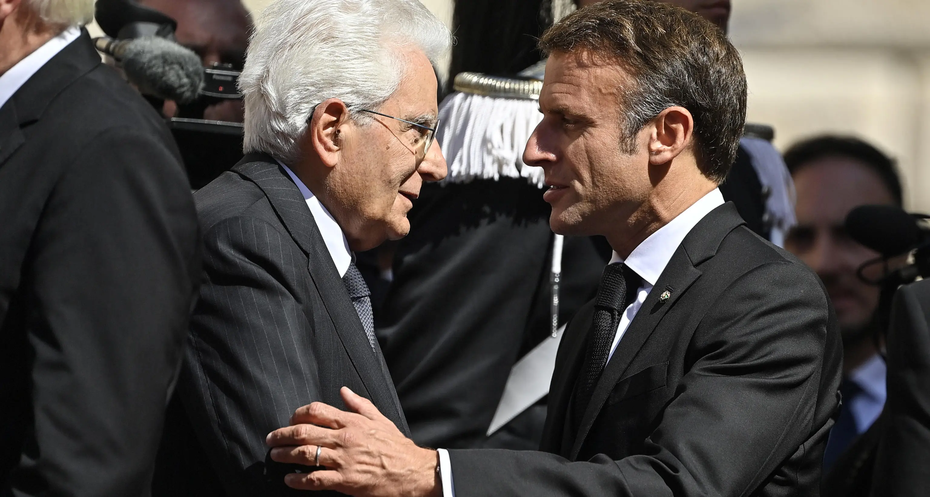 Mattarella scrive a Macron: inammissibile l'attacco all'Unifil in Libano