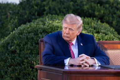 Trump, 'sto negoziando con la Russia su Ucraina, Iran e ostaggi'