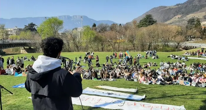 Fridays for Future: centinaia di ragazzi a Bolzano