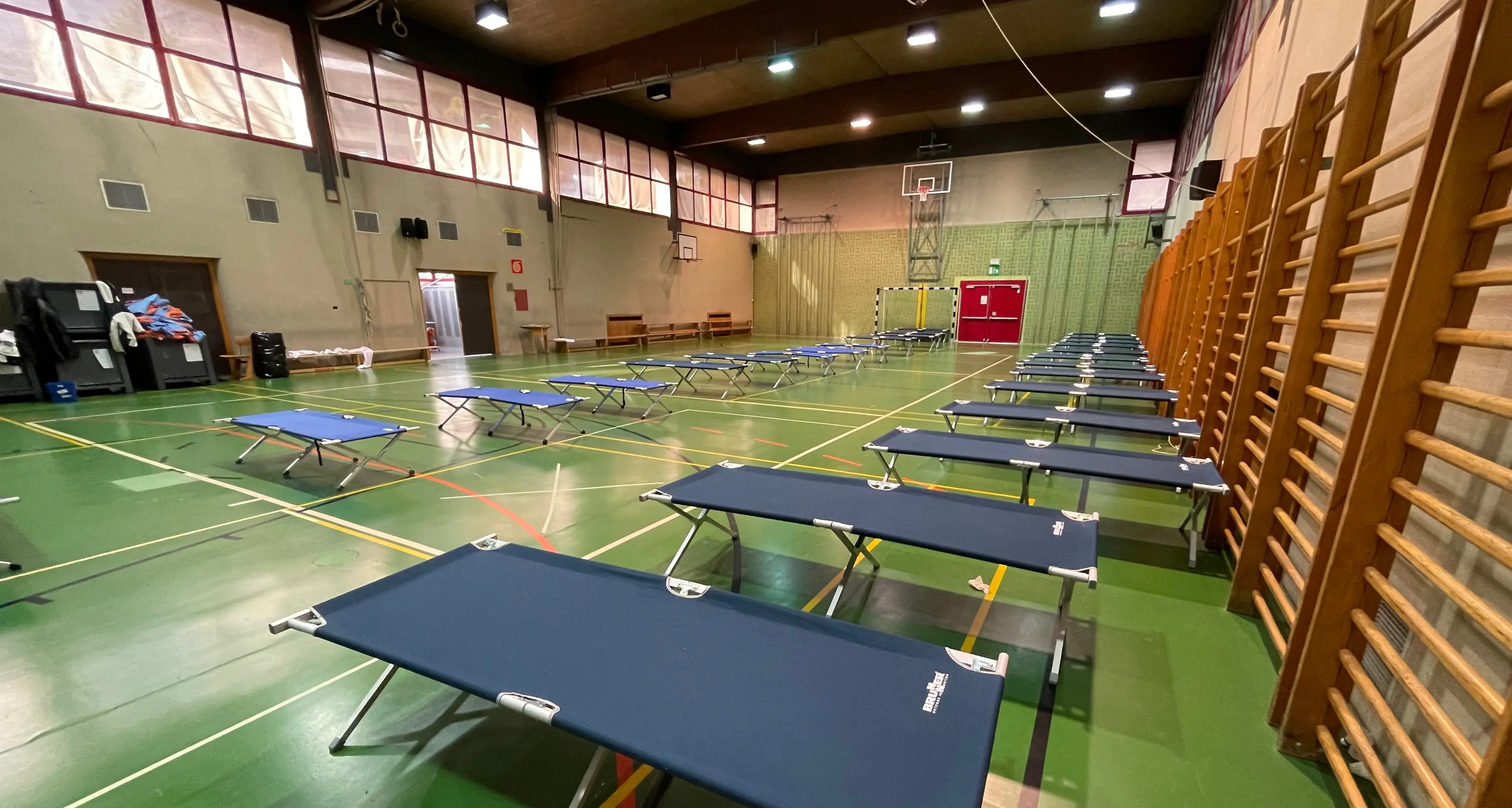 Chiude la palestra “Kunter”, migranti trasferiti in periferia