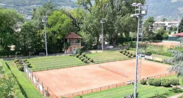 «Effetto Sinner» e moda padel: la Meranarena fa il tutto esaurito