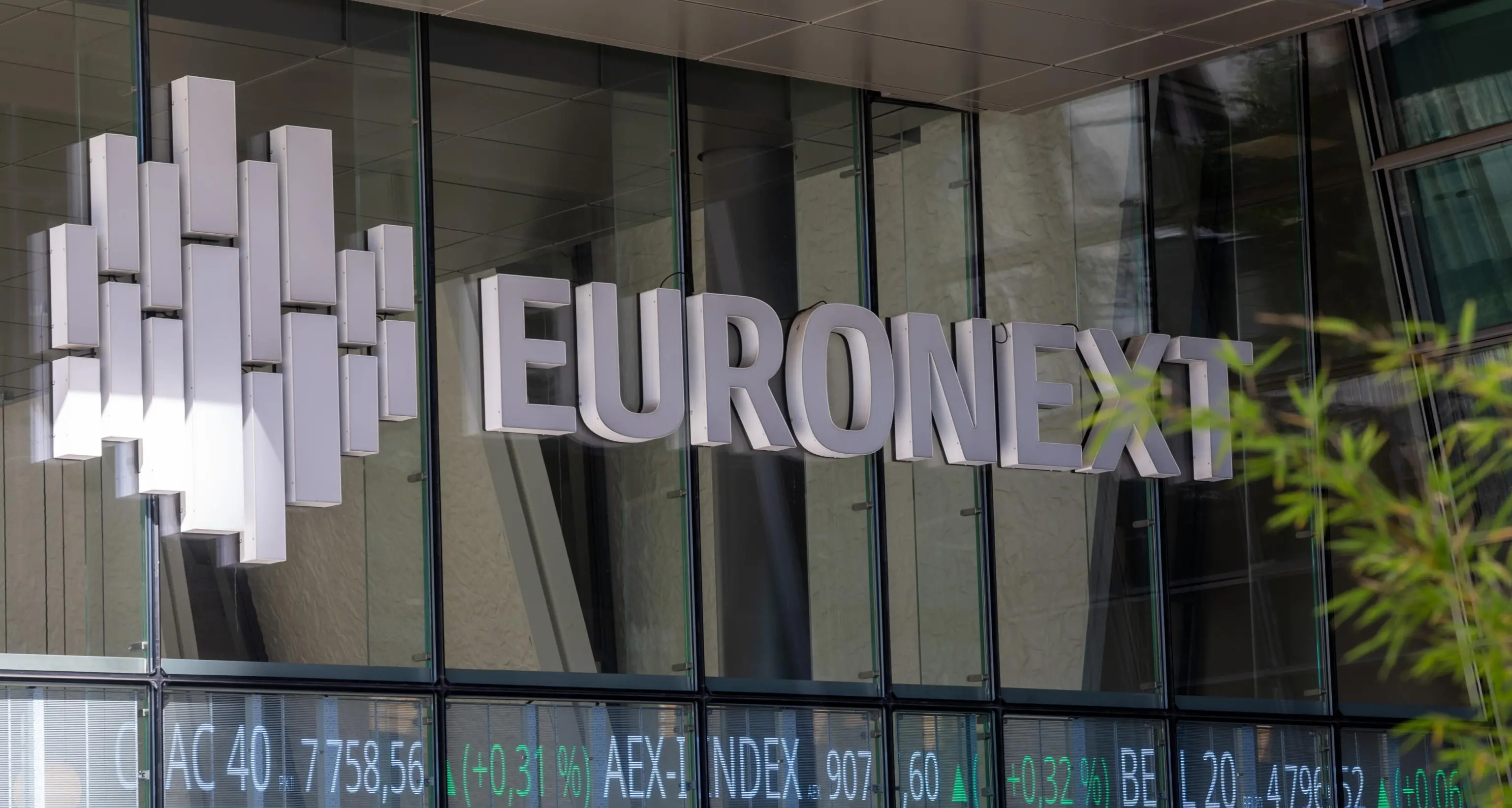 Borsa: Milano apre in rialzo, Ftse Mib +0,42%