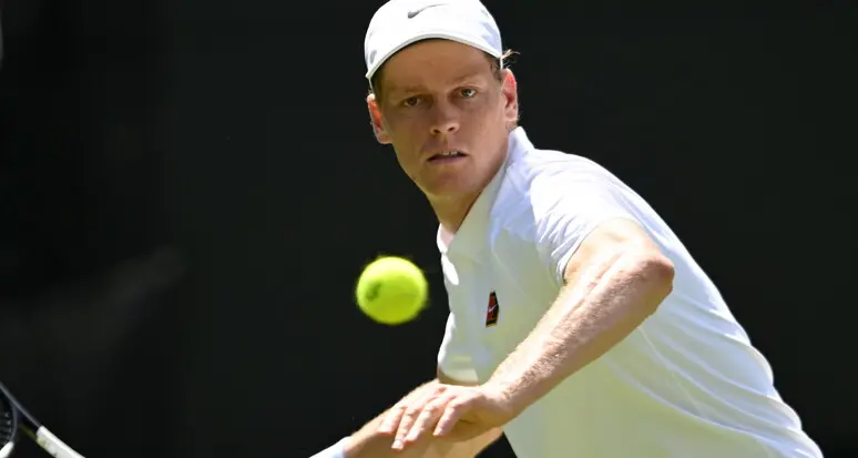 Wimbledon, tutto facile al primo turno per Sinner: vinto per 3-0 il derby con Nardi