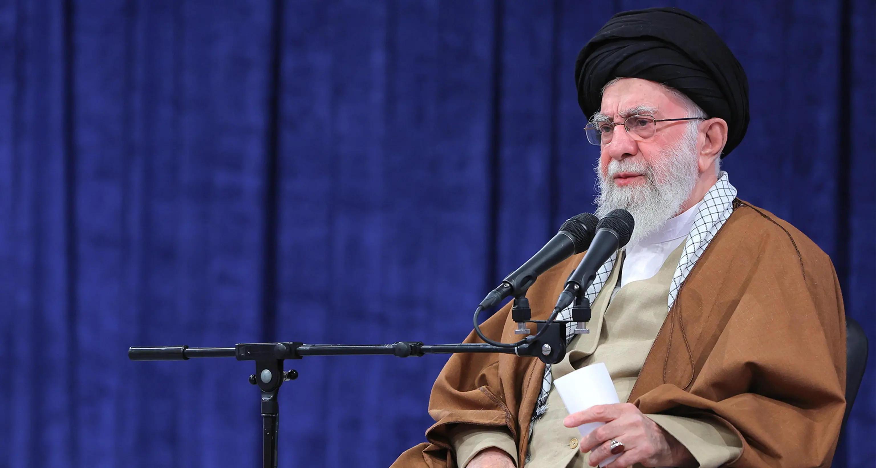 Iran: Khamenei grazia Karroubi, leader del movimento verde