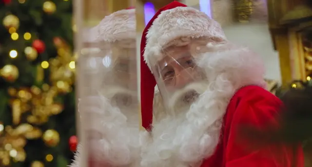 Oms, 'Babbo Natale è immune al Covid, potrà viaggiare'