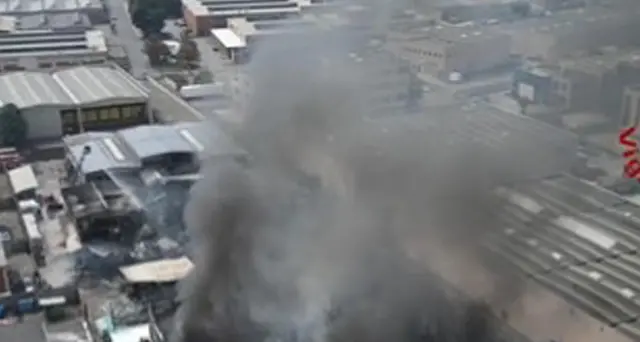 Maxi-incendio, sindaco: 'Incendio domato, non ancora spento'