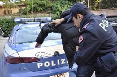 Picchiata, torturata e quasi annegata, arrestato 38enne