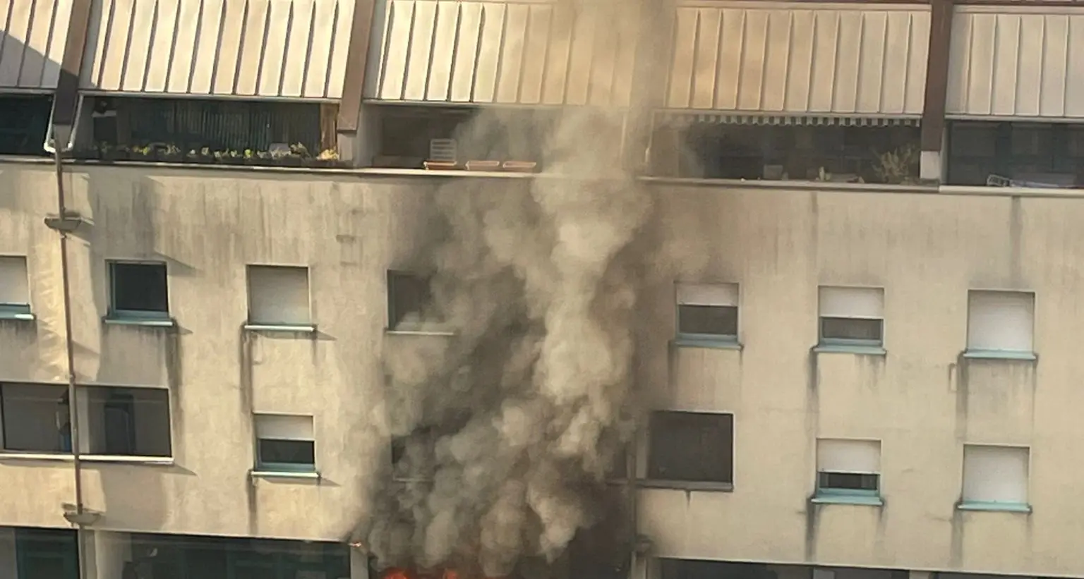 Bolzano: in fiamme un appartamento di viale Europa