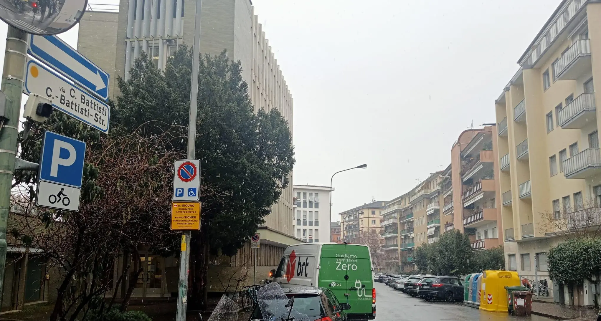 Via Cesare Battisti, dove i commercianti fanno \"squadra\"