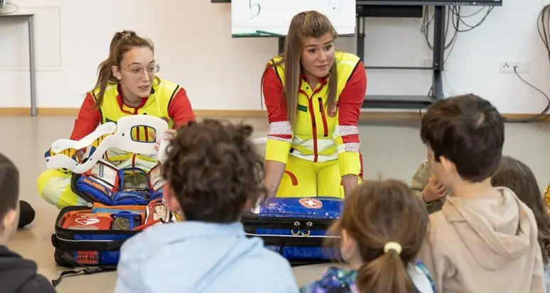 Primo soccorso per bimbi: il progetto della Croce Bianca in venti scuole elementari
