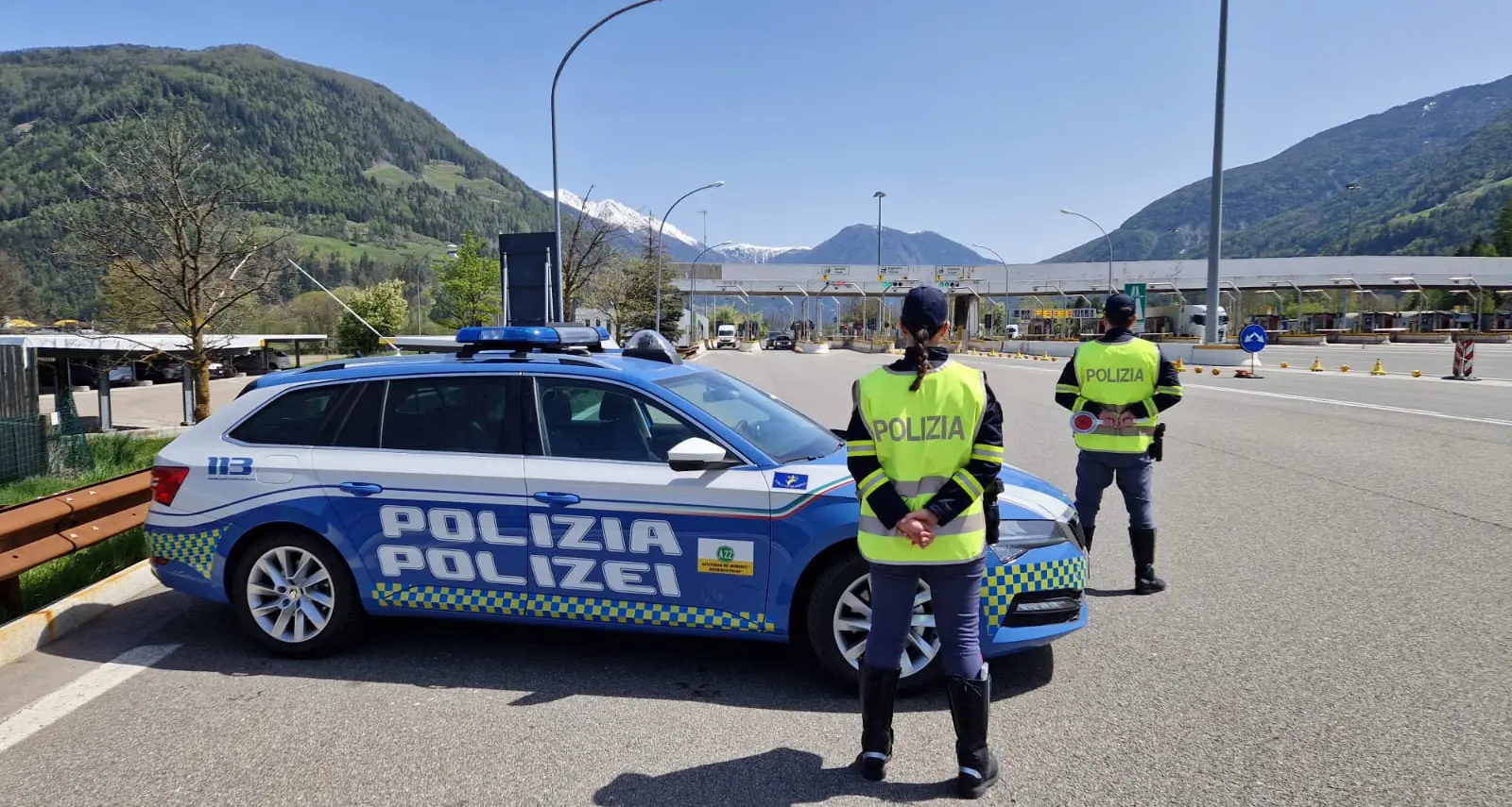 Ricercato per furto da 15 anni, fermato dalla polizia stradale