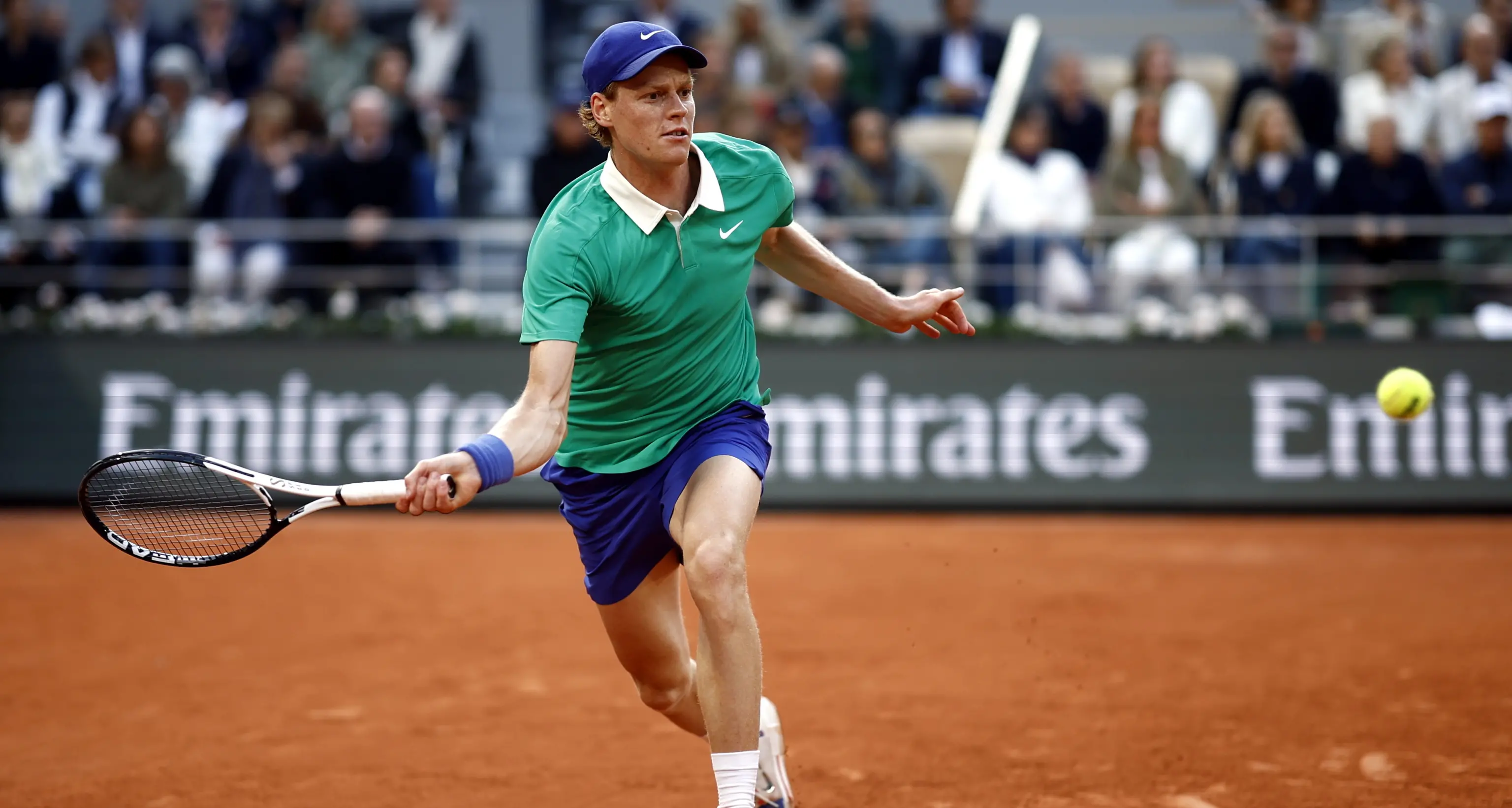 Roland Garros: Djokovic battuto, Sinner vola in finale