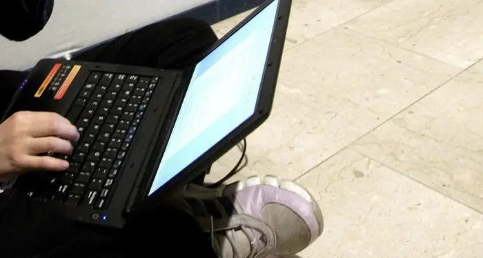 Il tavolo in vendita diventa una truffa online