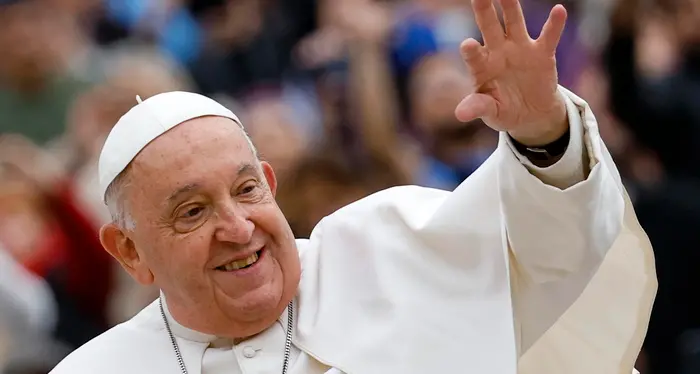 Cosa succede ora: entro 9 giorni il funerale, in un mese l’apertura del conclave per eleggere il nuovo papa