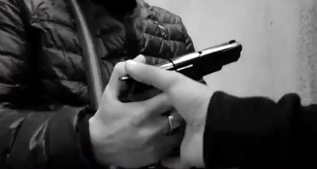 Armi e droga nel video rap girato a Sinigo, due denunce per istigazione a delinquere