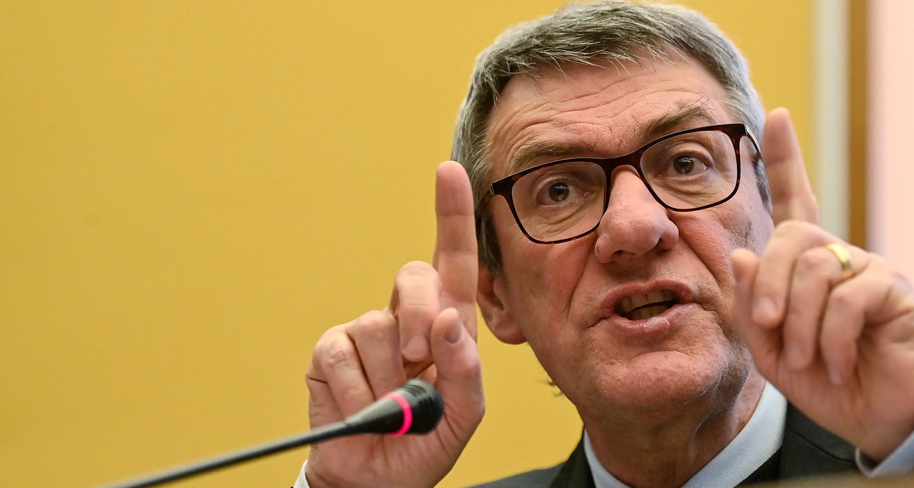 Licenziamenti, precarietà e appalti: la Cgil prepara referendum