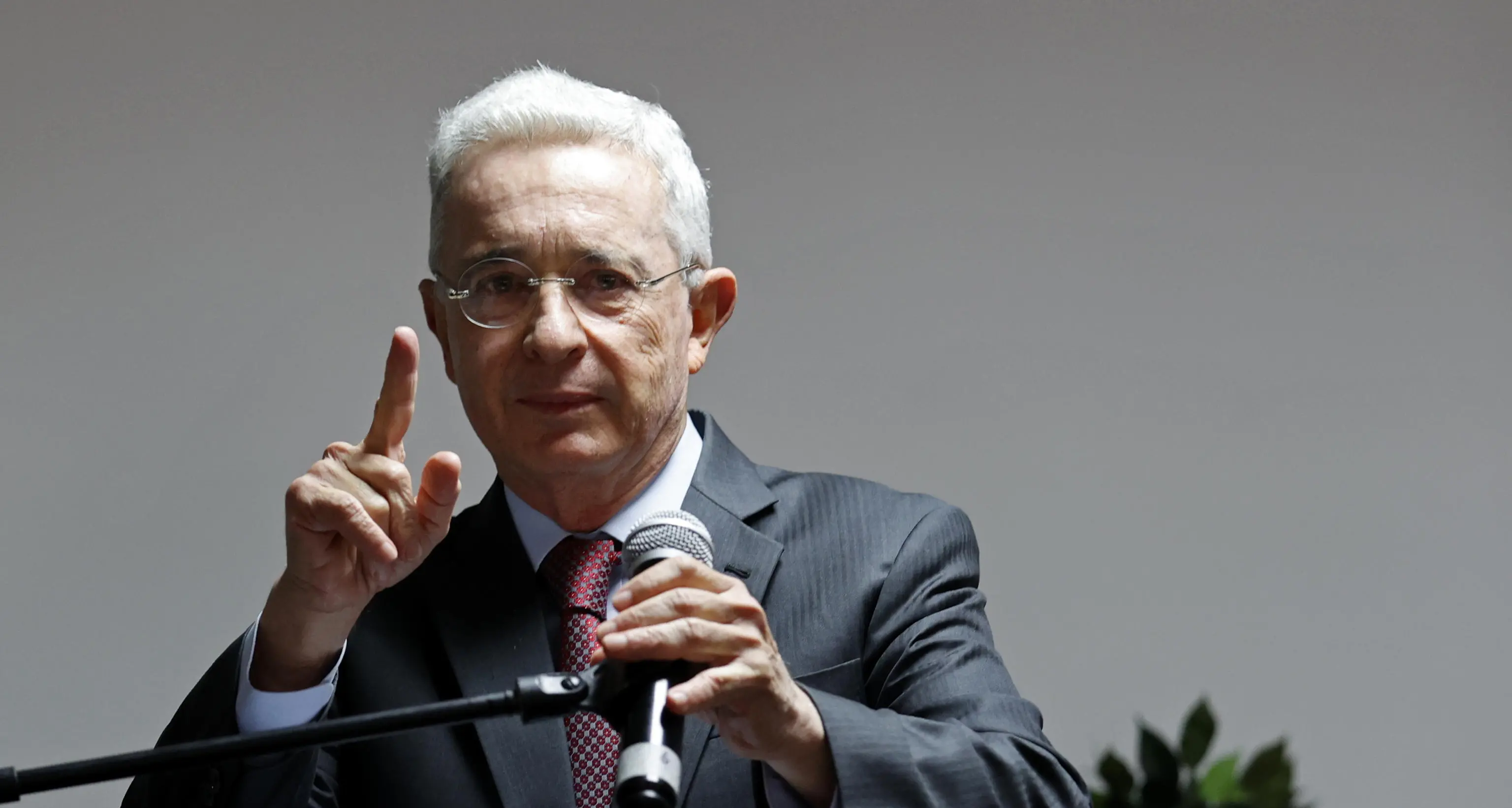 Colombia:ex presidente Uribe in Procura su massacro nel 1997
