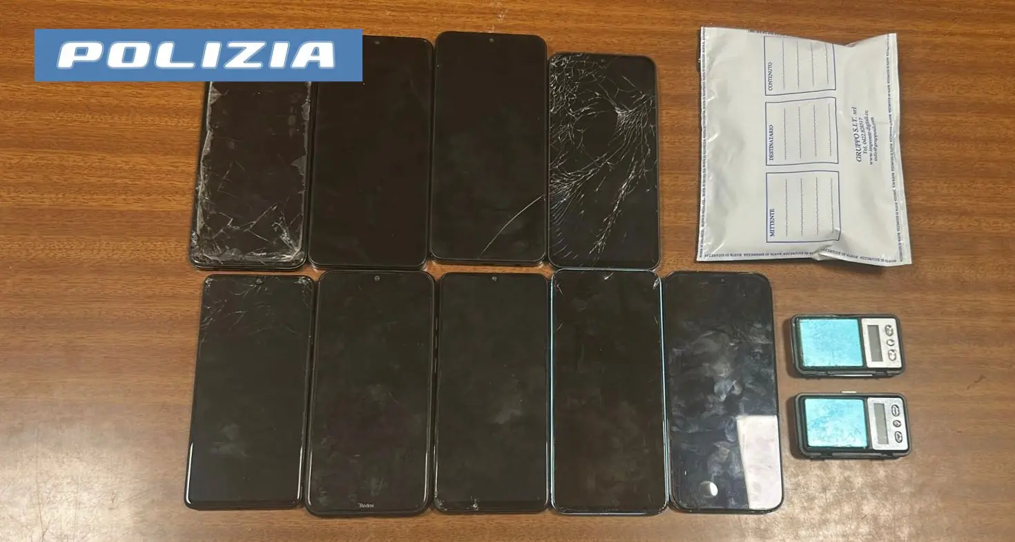 Bolzano, occupano una casa e la usano come base per lo spaccio: due in manette
