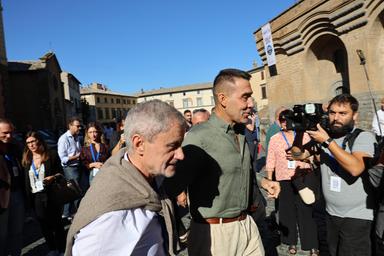 A Orvieto picchetto antifascista contro Vannacci, 'le sue idee una ferita all'Italia'