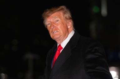 Trump: 'L'attacco all'aeroporto di Riad non è accettabile'