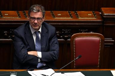 Giorgetti firma decreto sulle accise mobili, sconto sul gasolio fino al 26 agosto