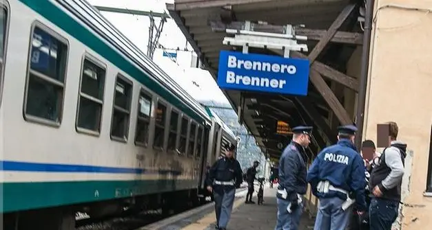 Aveva l’obbligo di soggiorno in Calabria, arrestato su un treno al Brennero