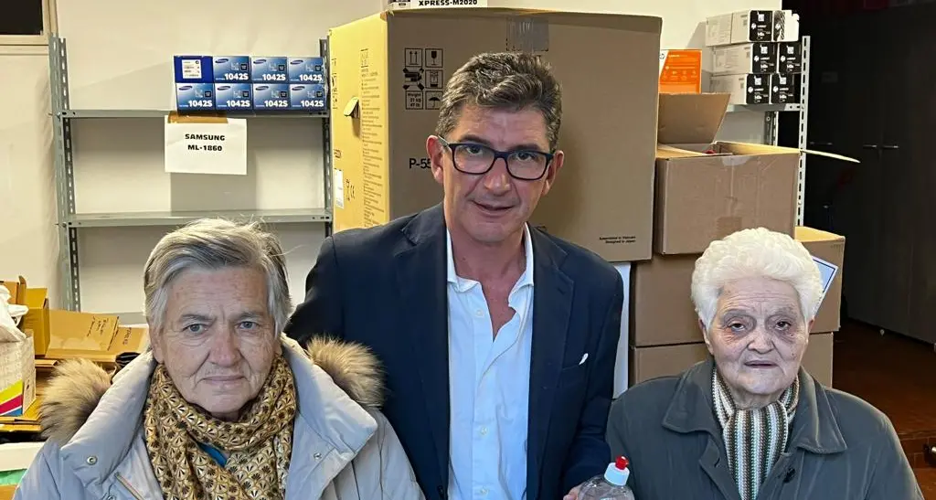 Materiale sanitario per chi aiuta i più deboli: è la donazione del Caaf Cgil/Agb