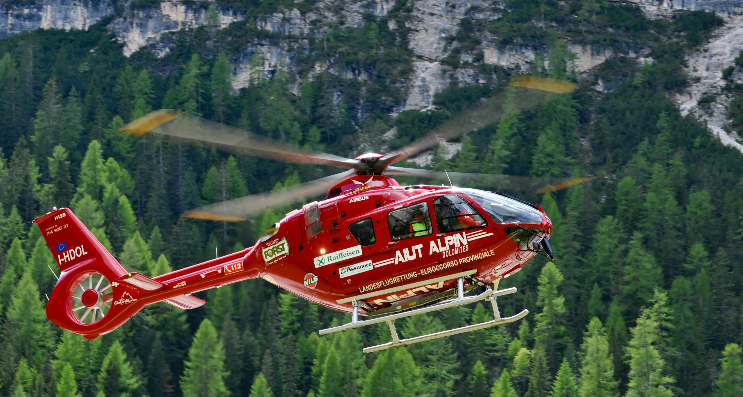 Cade mentre arrampica sulla via “Victoria” in Val Gardena, è grave