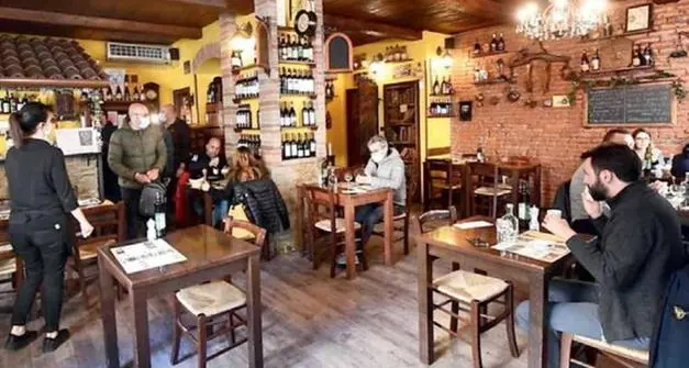 Ristoranti altoatesini, dall’1 giugno si mangerà all’interno senza CoronaPass