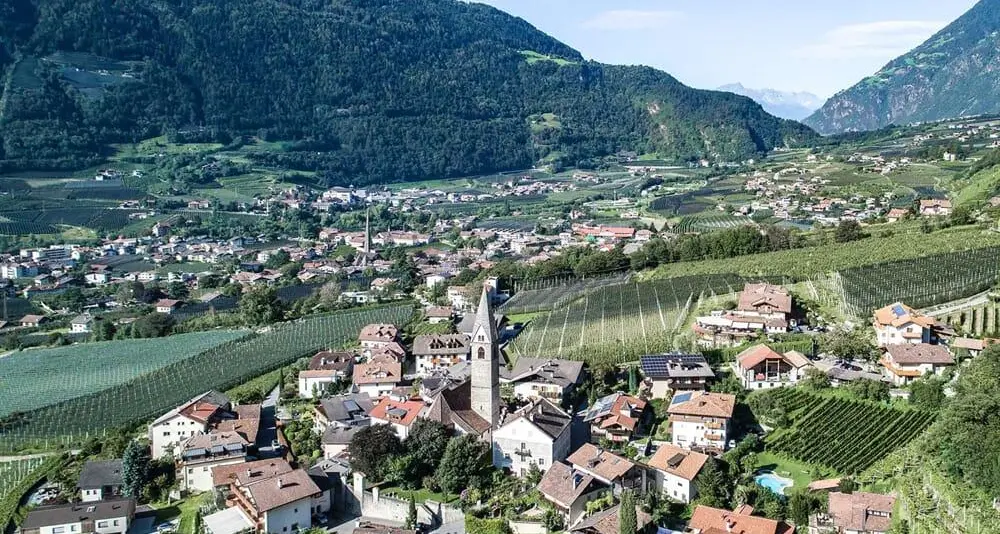 Lagundo, ottantenne cade in casa e muore: inutili i soccorsi