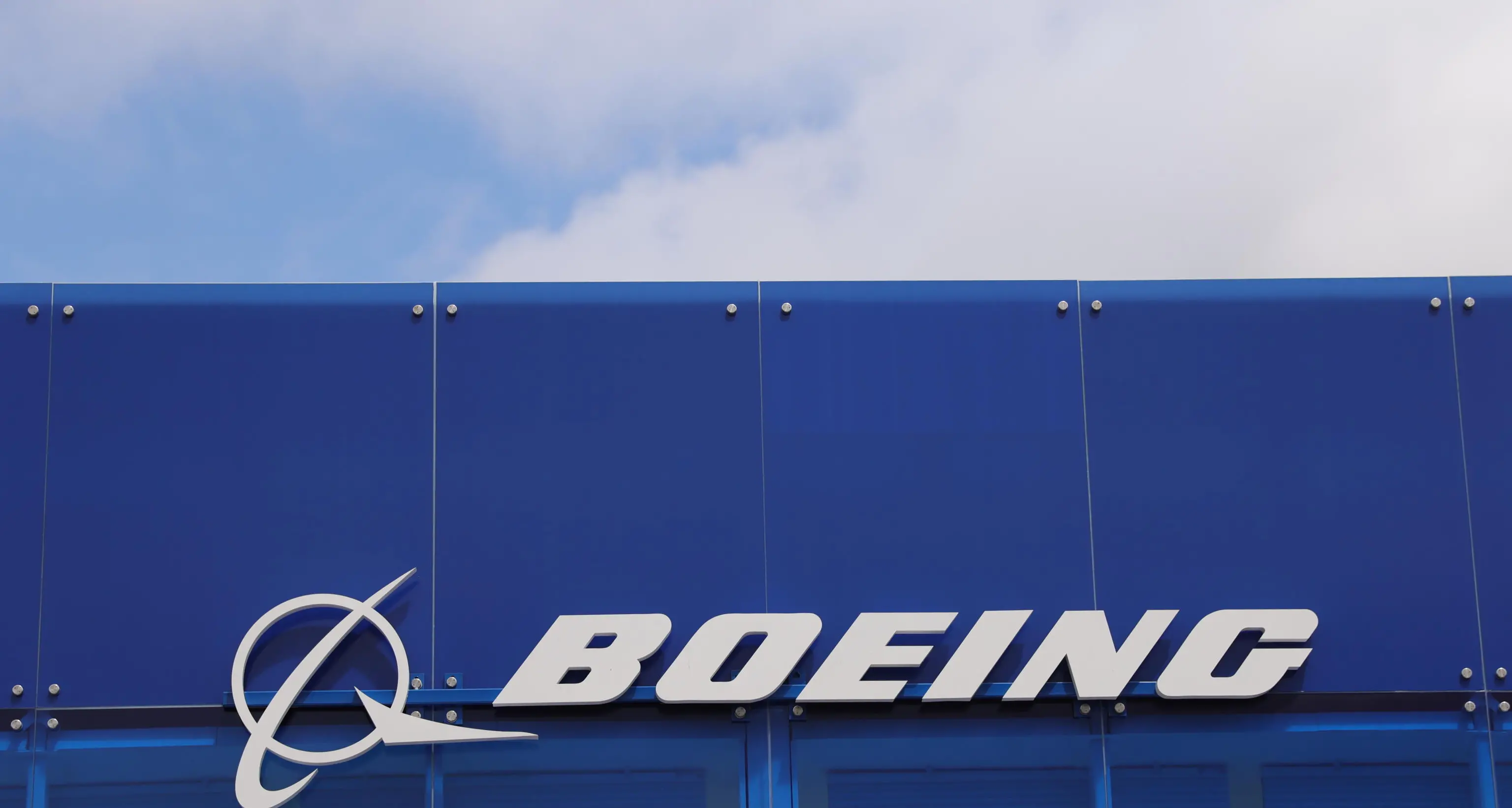 Usa: operai accettano accordo, finisce sciopero alla Boeing