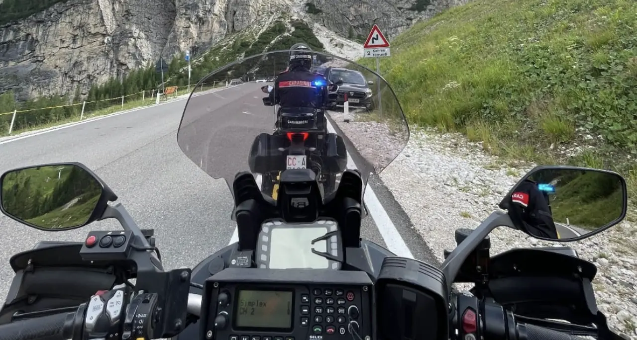 Brunico: 23 multe, 2 patenti ritirate nei controlli contro l’alta velocità e l’alcol in montagna