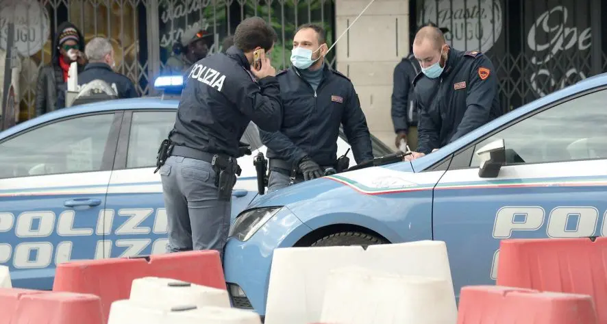 Nascosto in cantina un “tesoro”: la polizia trova 750mila euro in contanti