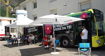 Covid: in Alto Adige il vaccino quasi a domicilio con il “Vaxbus”