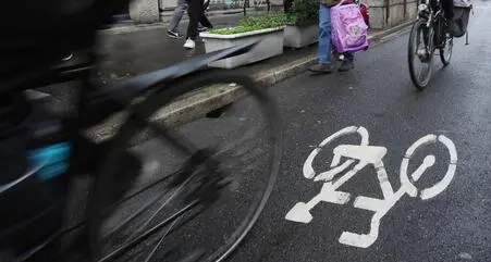 Segnaletica solo orizzontale, i ciclisti altoatesini bocciano il nuovo Codice della strada