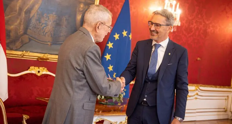 Kompatscher da Van der Bellen: “Serve una giunta stabile a Bolzano”