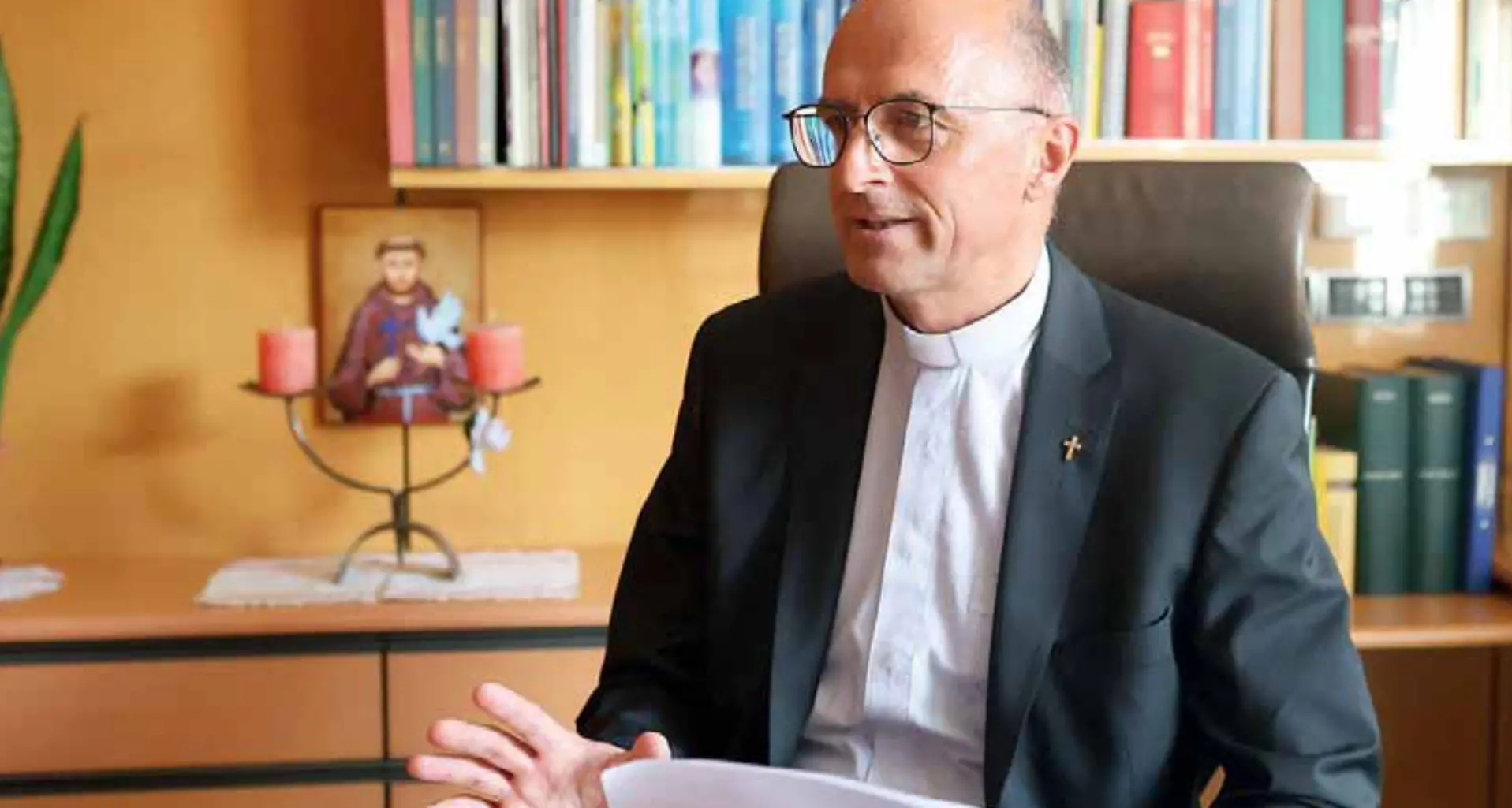 «Due sacerdoti sospesi, monitoraggio su quattro per difendere le vittime»